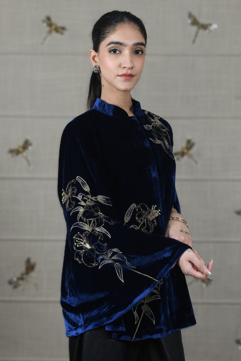 Mauli Velvet Lilly Vine Cape