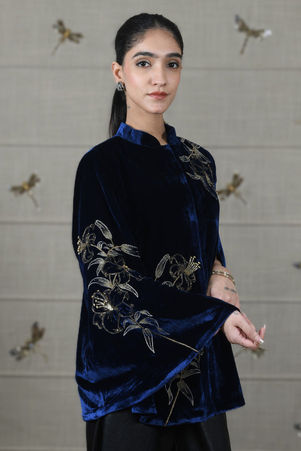 Mauli Velvet Lilly Vine Cape