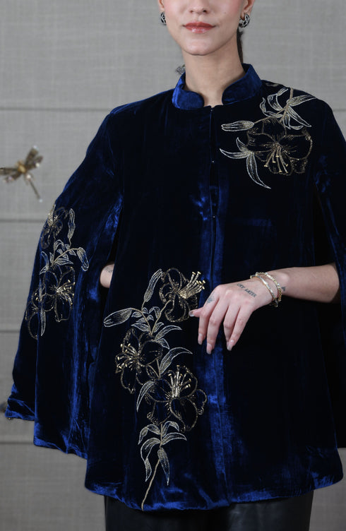 Mauli Velvet Lilly Vine Cape